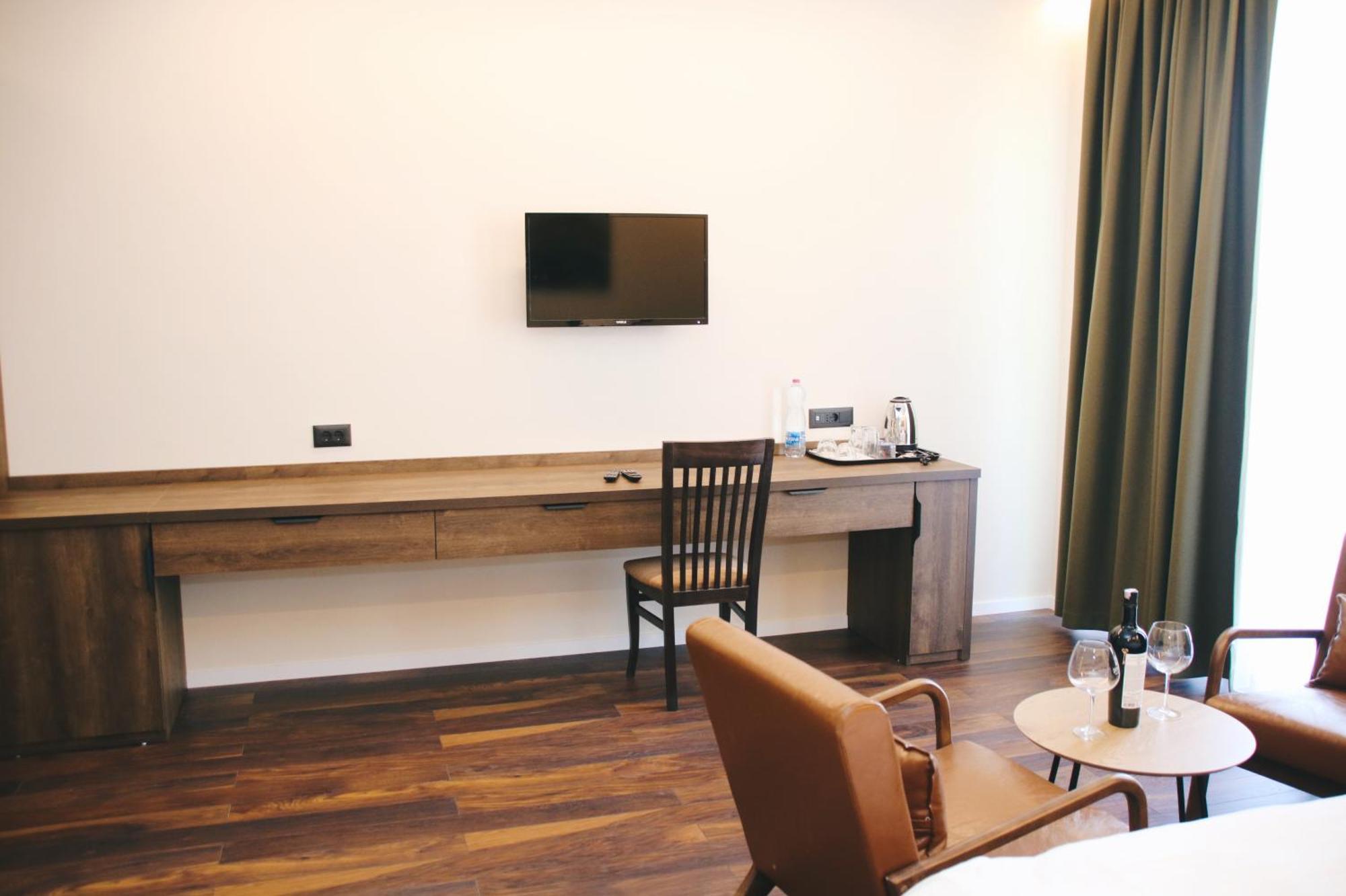 Hotel Rozafa Suhareke Esterno foto
