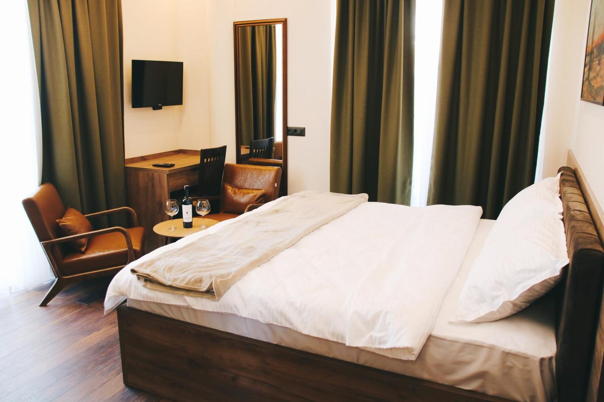 Hotel Rozafa Suhareke Esterno foto