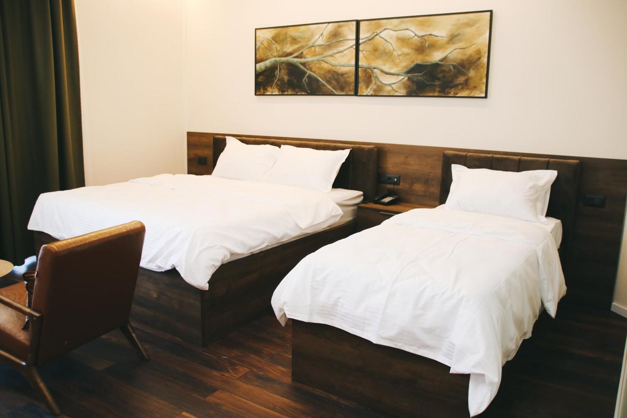 Hotel Rozafa Suhareke Esterno foto