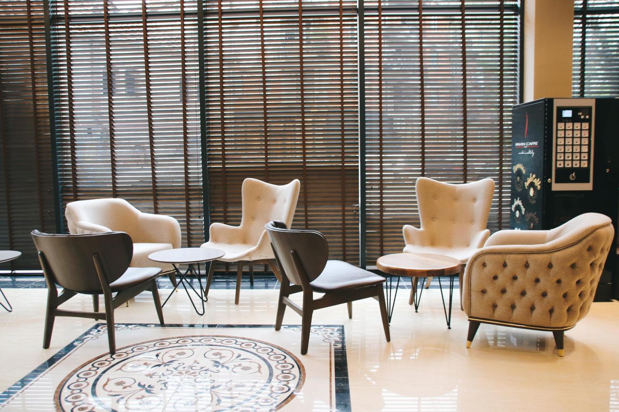 Hotel Rozafa Suhareke Esterno foto